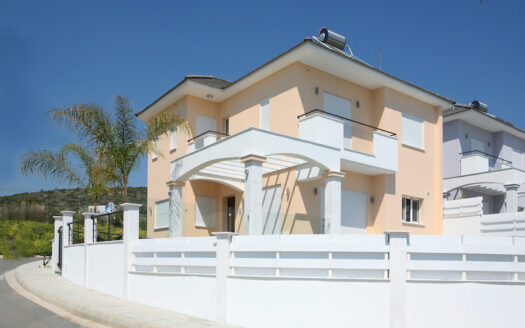 Lovely 4 bedroom villa for sale in Agios Tychonas, Limassol