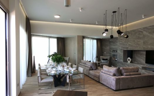 4 Bedroom apartment for sale at the sea front