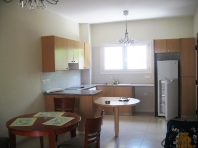 2 Bedroom ground floor apartment 150 meters from the sea for rent