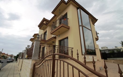 For sale 3 bedroom house in Kolossi