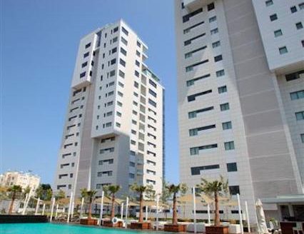 Luxury 3 bedroom apartment in Limassol sea front
