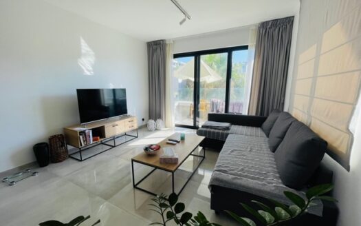 2 bedroom apartment on the Sea Front for rent