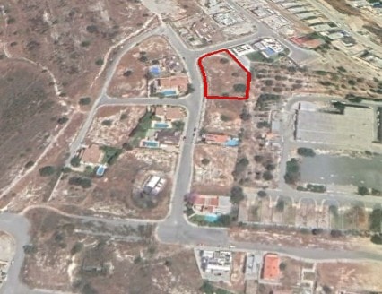 Large plot for sale in Agia Fyla