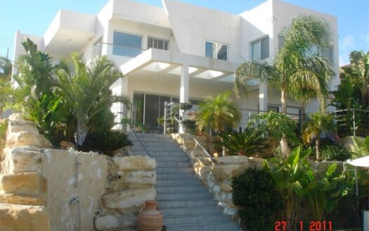 4 bedroom villa for rent in Agios Tychonas