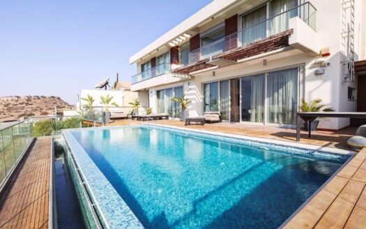 Unique villa for rent in Agios Tychonas