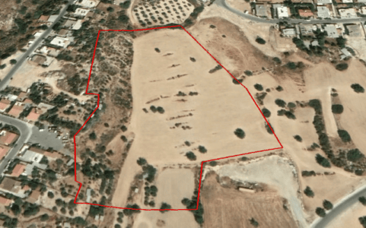 Large land for sale in Mouttagiaka