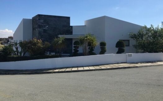 5 bedroom villa for sale in Agios Sylas