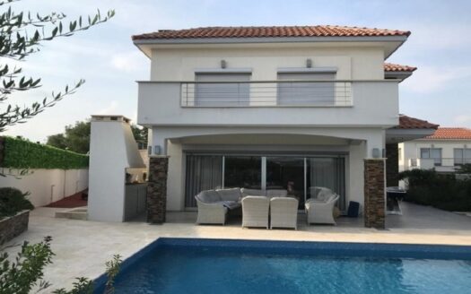 3 bedroom house for sale in Pyrgos village