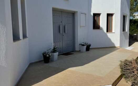 Beautiful 5 bedroom house for rent in Moni