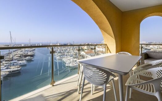 Spacious 3 bedroom apartment in Limassol Marina