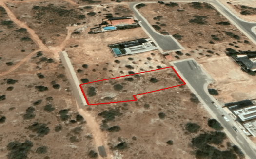 Large plot for sale in the Germasogeia area