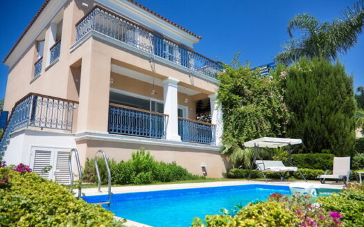 3+1 bedroom villa with sea view in Limassol Marina
