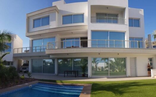 6 bedroom villa with sea views for sale