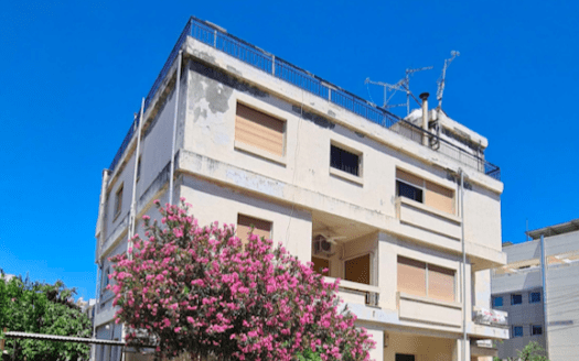 2 floor building for sale in Agia Zoni
