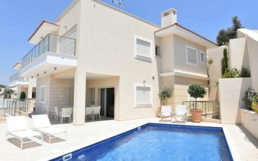 5 Bedroom villa for rent in Agios Tychonas