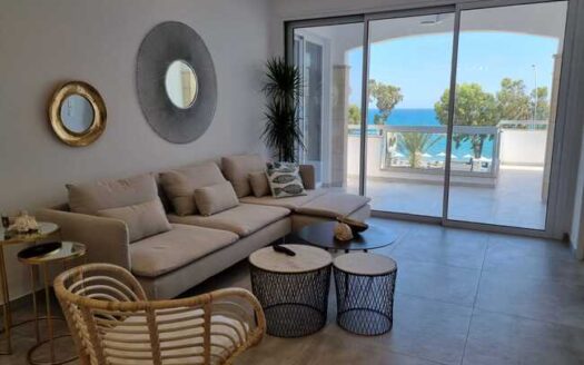 Spacious 3 bedroom apartment for rent opposite the sea