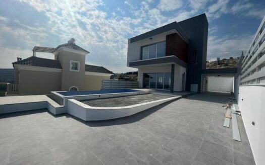 3 bedroom house for rent with swimming pool