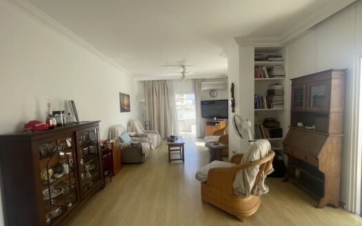 Resale top floor apartment in Neapolis
