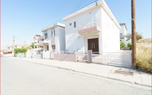 4 bedroom family house for sale in Kolossi