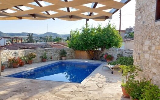 Traditional house with 4 apartments for sale in Skarinou village