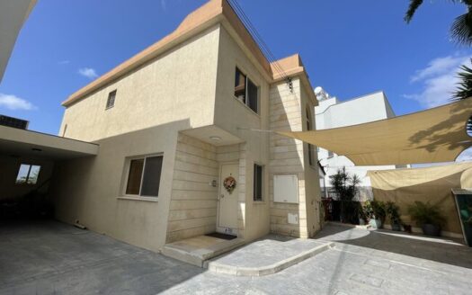 Well maintained 3-bedroom house for sale