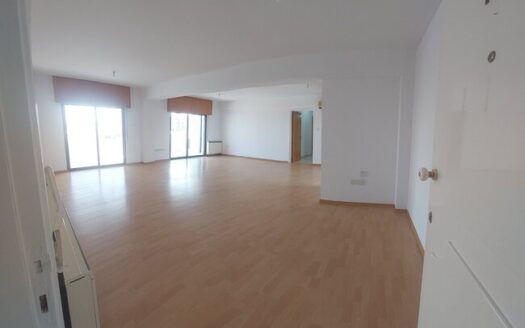 3 bedroom apartment or office for rent