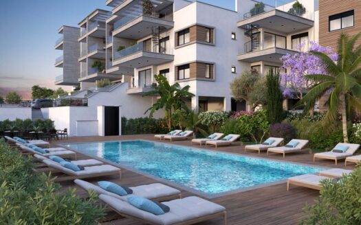 3 bedroom apartment with private Roof garden