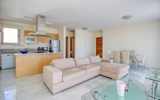 2-bedroom apartment 150m from the sea