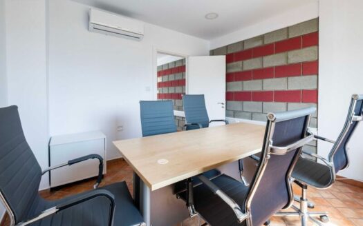 Renovated office for rent in the City Center
