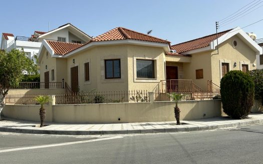 3 + 1 Bedroom bungalow in Petrou & Pavlou for rent