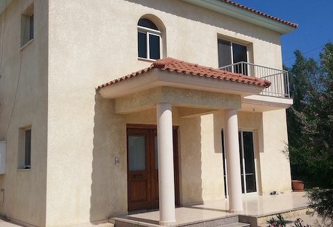 3 bedroom house in Pyrgos for rent