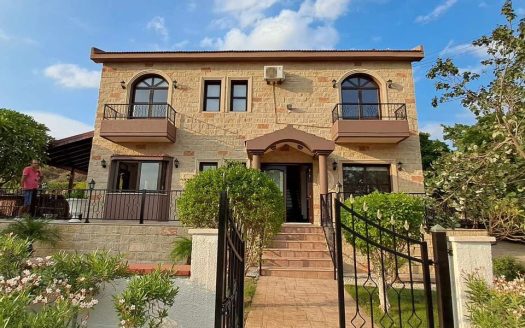 5 Bedroom villa in Parekklisia, Limassol